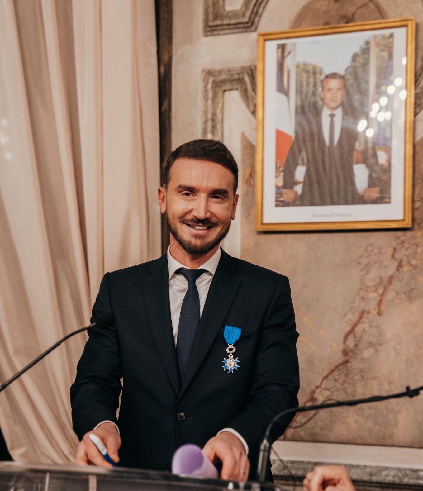 Guillaume Cairou, entrepreneur engagé, décoré Chevalier de l’Ordre National du Mérite
