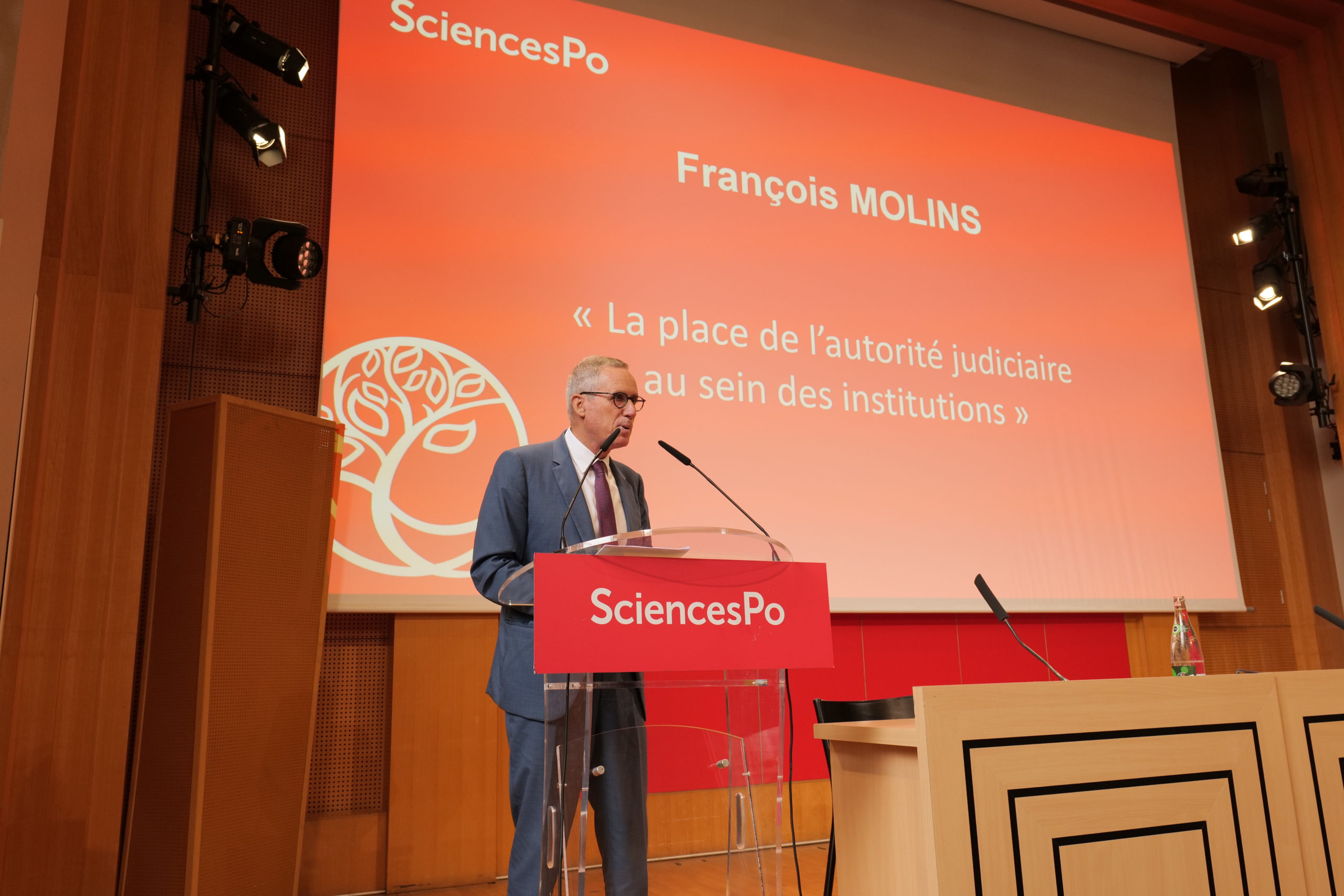 Le magistrat François Molins est chargé d'un cours sur l'antiterrorisme à Sciences Po
